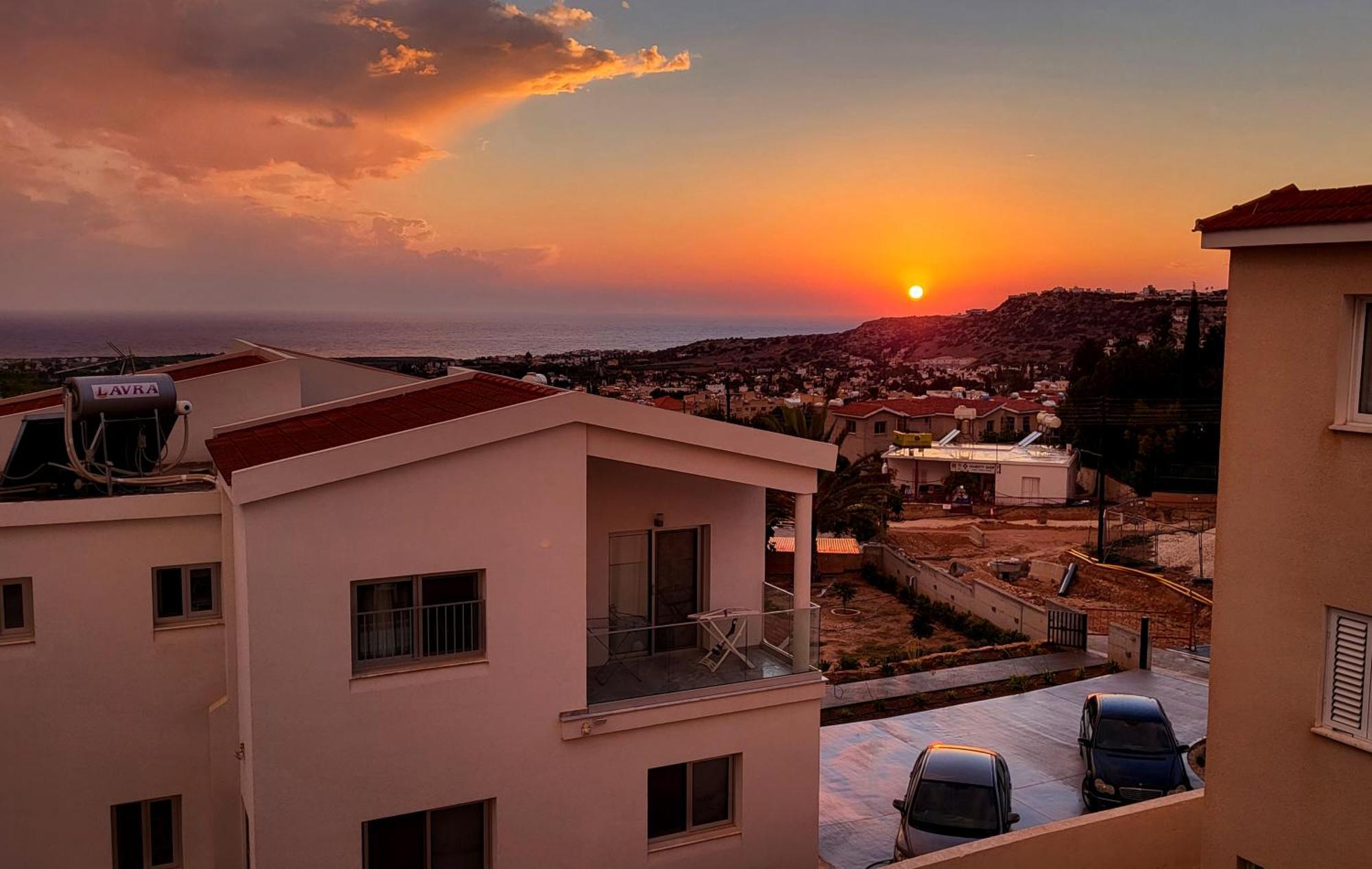 Calm Seaview Nest In Peyia Apartman Kültér fotó